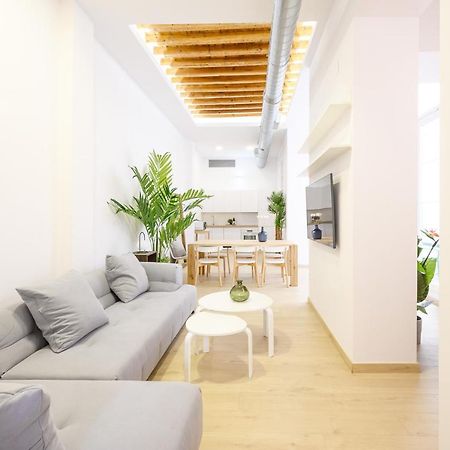 Modern 3 Bedroom, City Center With Patio & High Ceilings By 10Tosea Malaga Bagian luar foto