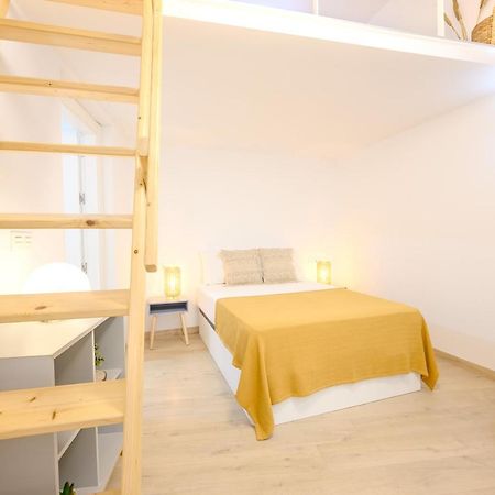Modern 3 Bedroom, City Center With Patio & High Ceilings By 10Tosea Malaga Bagian luar foto