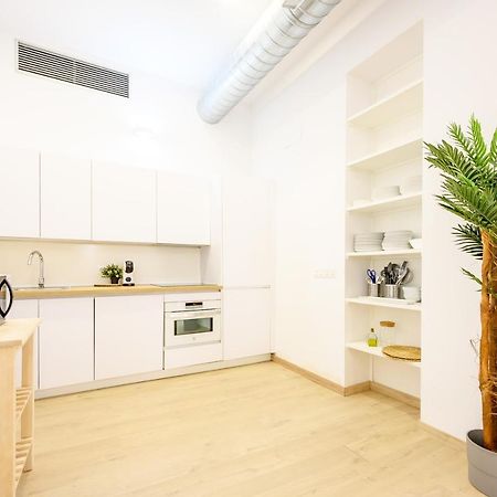 Modern 3 Bedroom, City Center With Patio & High Ceilings By 10Tosea Malaga Bagian luar foto