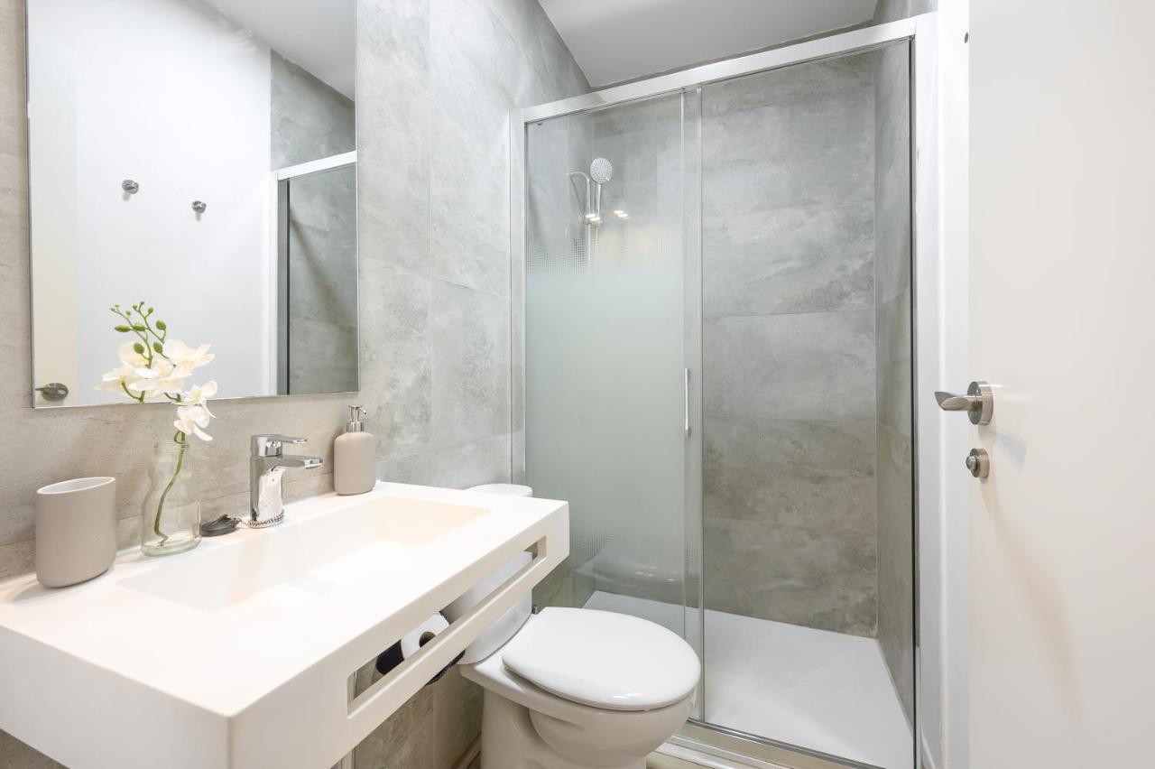 Modern 3 Bedroom, City Center With Patio & High Ceilings By 10Tosea Malaga Bagian luar foto