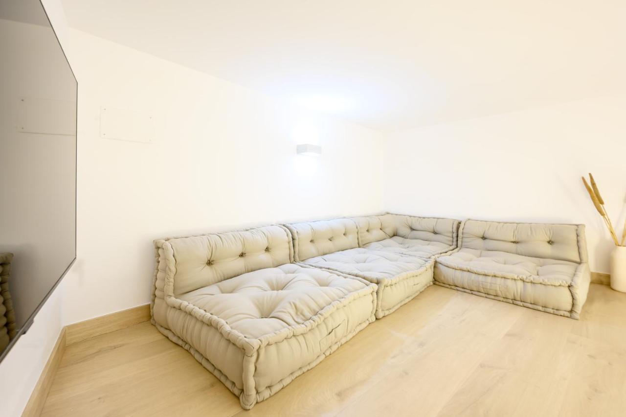 Modern 3 Bedroom, City Center With Patio & High Ceilings By 10Tosea Malaga Bagian luar foto