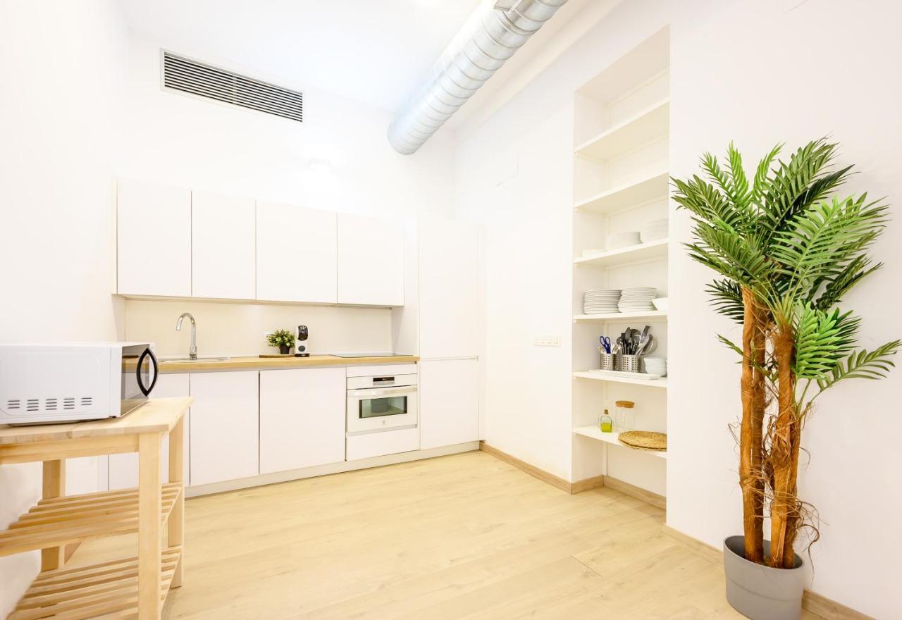 Modern 3 Bedroom, City Center With Patio & High Ceilings By 10Tosea Malaga Bagian luar foto
