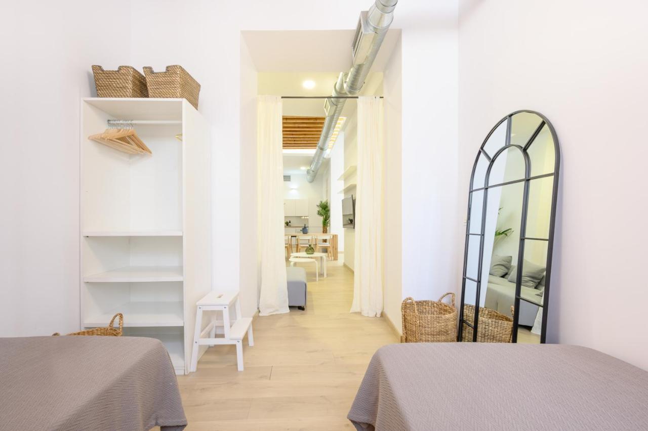 Modern 3 Bedroom, City Center With Patio & High Ceilings By 10Tosea Malaga Bagian luar foto
