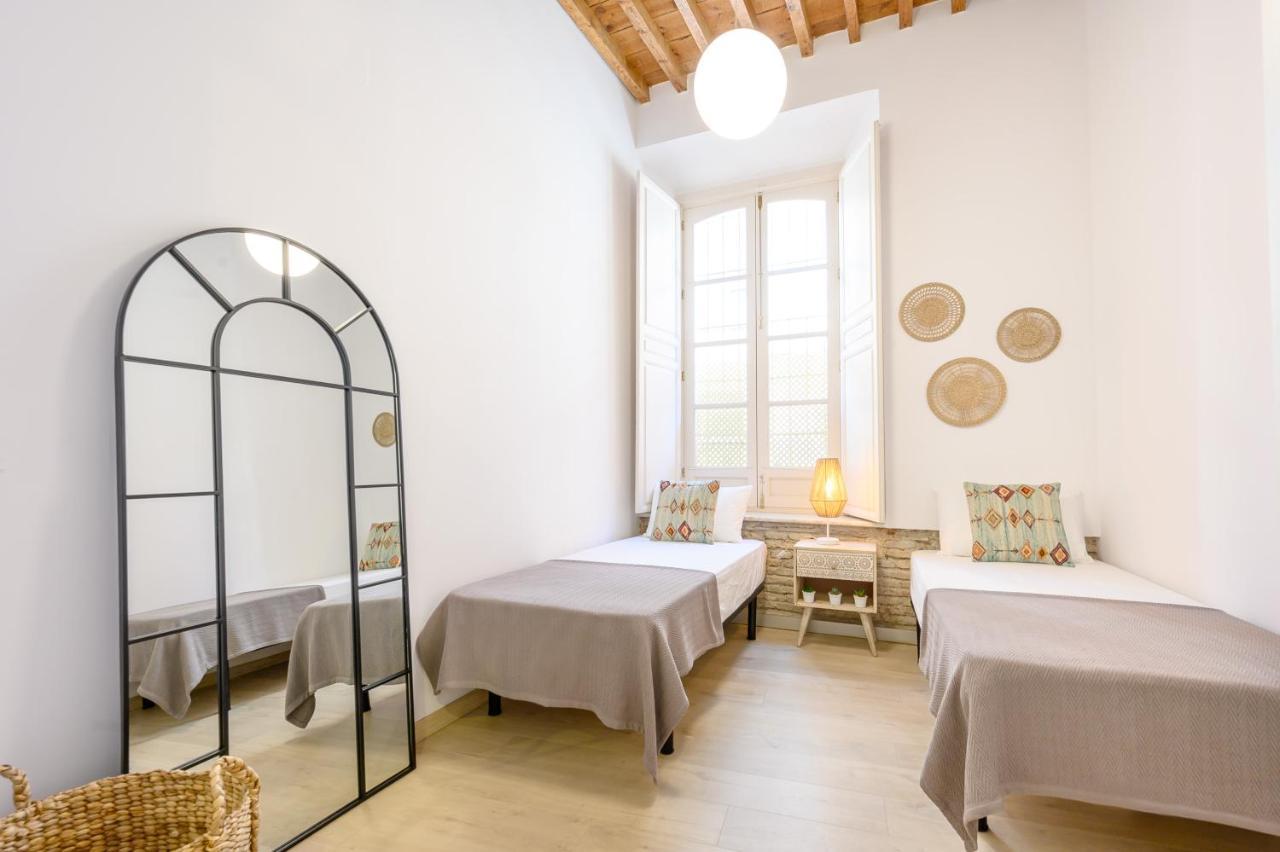 Modern 3 Bedroom, City Center With Patio & High Ceilings By 10Tosea Malaga Bagian luar foto
