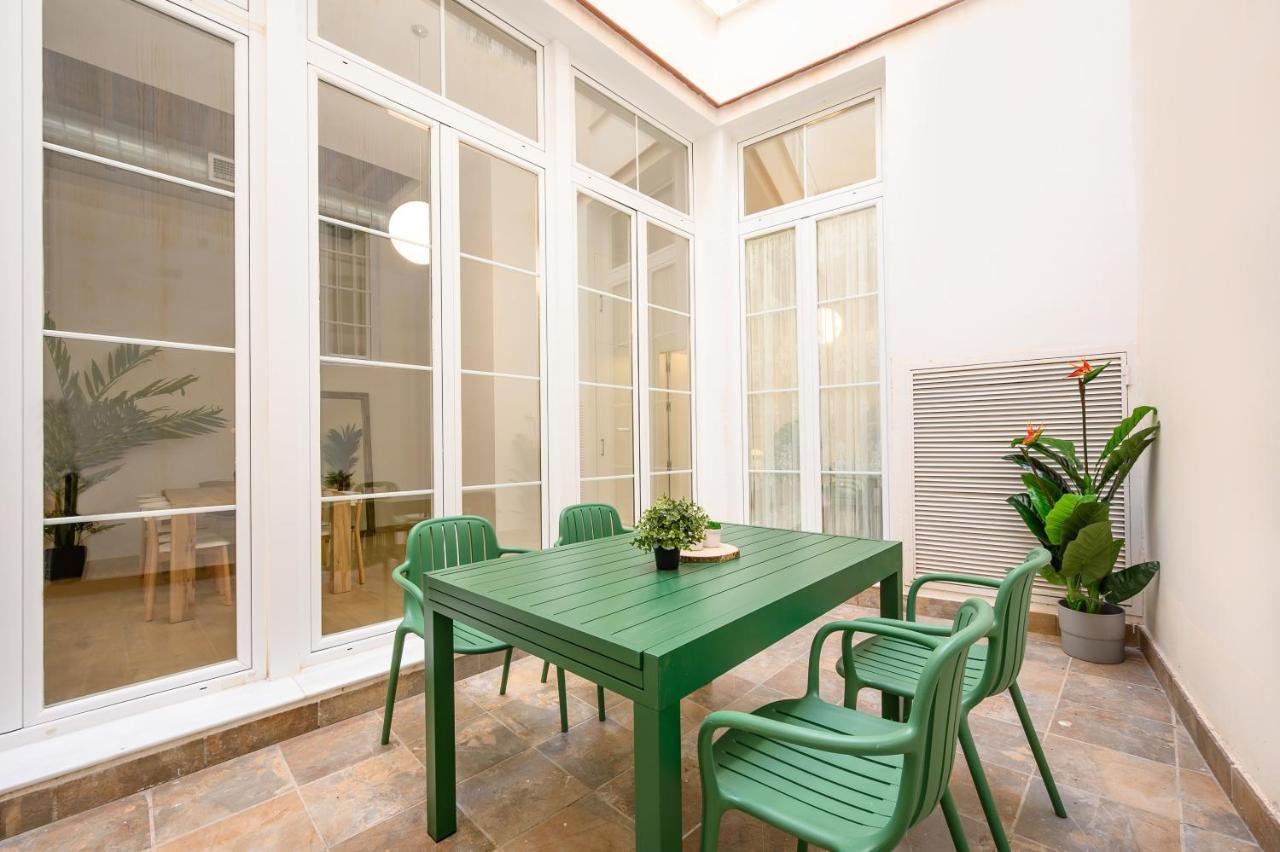 Modern 3 Bedroom, City Center With Patio & High Ceilings By 10Tosea Malaga Bagian luar foto