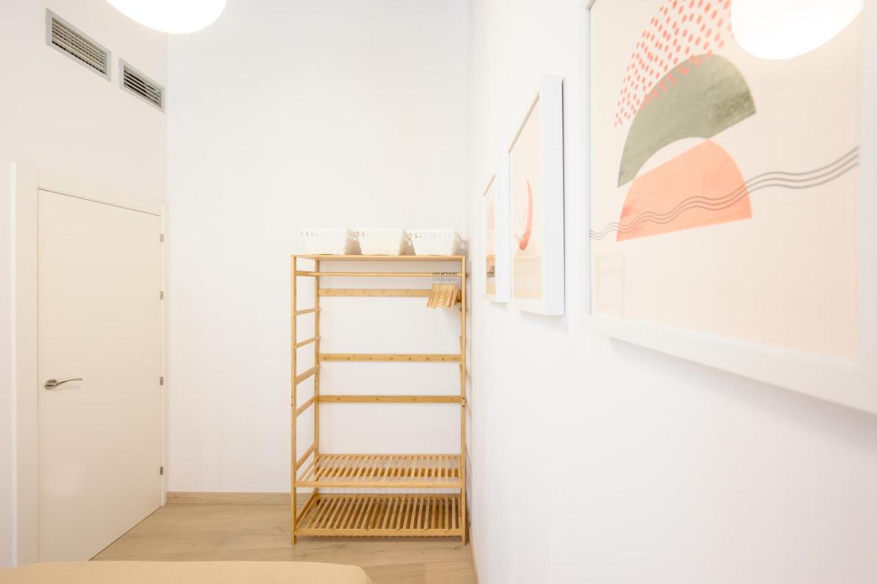 Modern 3 Bedroom, City Center With Patio & High Ceilings By 10Tosea Malaga Bagian luar foto